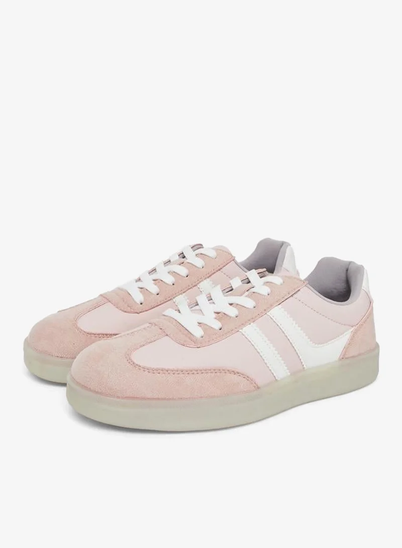 ستايلي حذاء سنيكرز ريترو برباط غلق